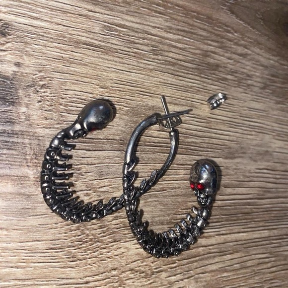 skeleton earrings - Picture 3 of 3